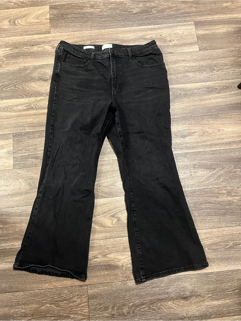 Universal Thread Black Flare Jeans – Women’s Wide Leg
